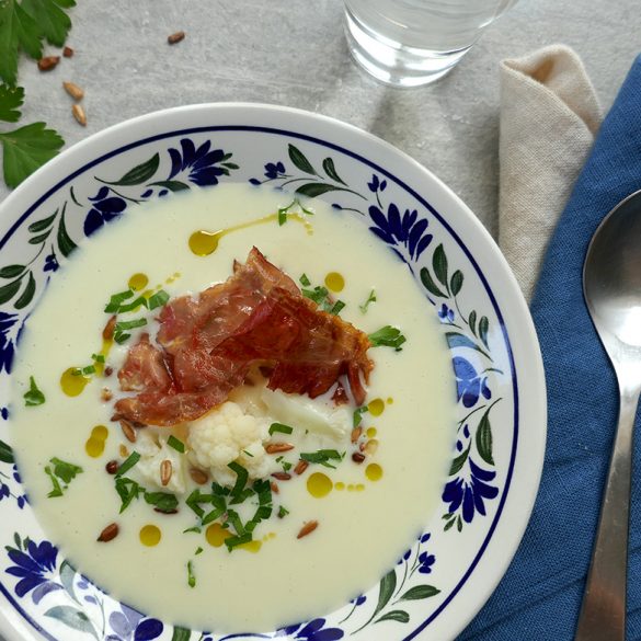 Blomkålsuppe med parmesan og bacon