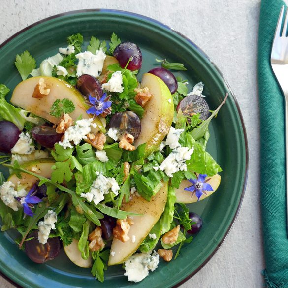 Salat med pære og roquefort